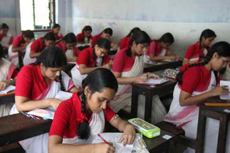 Teachers will submit Madhyamik marks in online portal