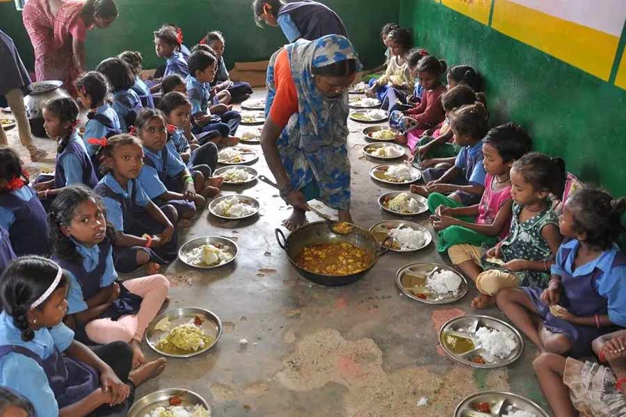 Survey of how the Mid Day Meal project is progressing