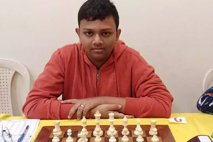 Mitrava Guha wins Gold medal in Chess commonwealth | Sangbad Pratidin