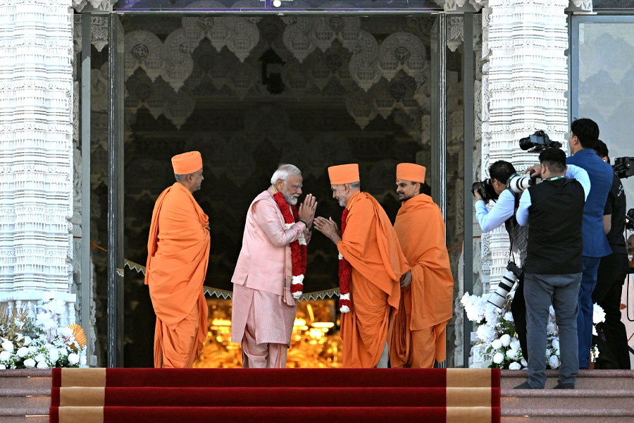 PM Modi Inaugurates Abu Dhabi's First Hindu Temple। Sangbad Pratidin