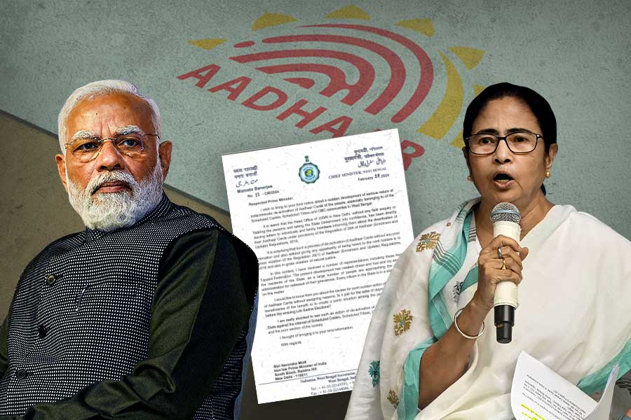 TMC to sit on Dharna in Delhi to protest against Aadhaar deactivated | Sangbad Pratidin