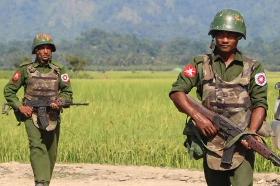 Atleast 14 members of Myanmar's border force flee to Bangladesh after clash with Aracan Army | Sangbad Pratidin