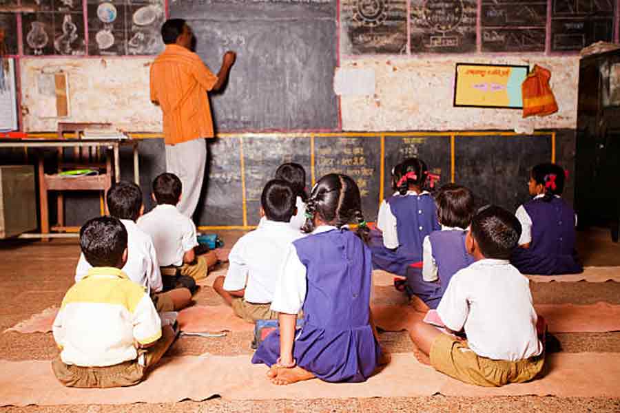 More than 3500 primary schools do not have head teachers, students are facing problem | Sangbad Pratidin