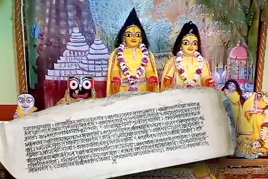People demands to conserve original manuscript of first literature on Mahaprabhu Sree Chaitanya calling it as national treasure | Sangbad Pratidin