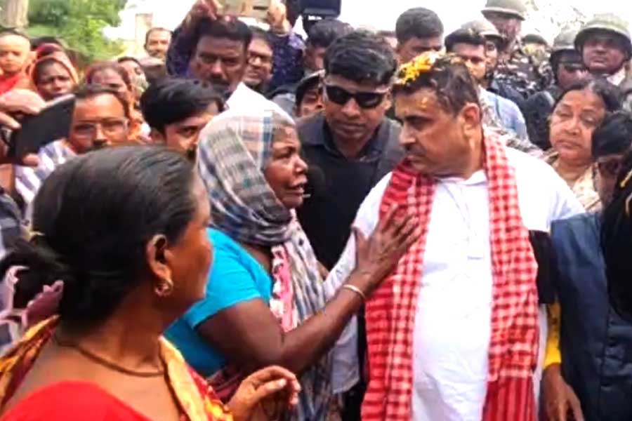‘সব ফেরাব, এবার সব ব্যবস্থা করব’, সন্দেশখালি গিয়ে আশ্বাস শুভেন্দুর