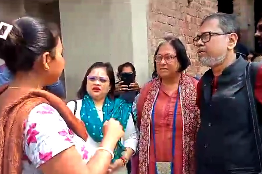 মায়ের কোল থেকে সন্তানকে ছুড়ে ফেলার অভিযোগ, সন্দেশখালিতে রাজ্য শিশু অধিকার সুরক্ষা কমিশন
