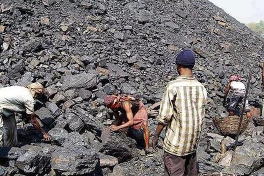 10 coal miners kidnapped in Assam-Arunachal Pradesh border | Sangbad Pratidin