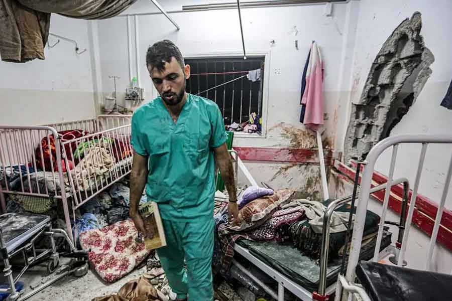 At least five patients dead after Israeli army raid on south gaza's hospital। Sangbad Pratidin