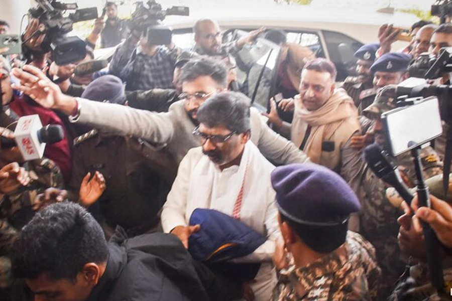 Raj Bhawan is involved in arrest, claims Hemant Soren | Sangbad Pratidin
