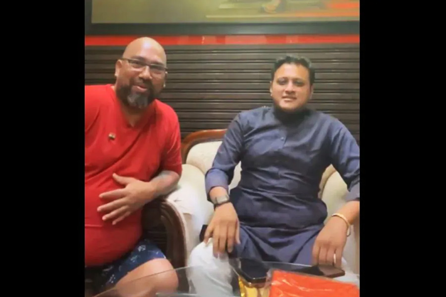ফেসবুক লাইভে উদ্ধব শিবিরের নেতাকে গুলি করে খুন, আত্মঘাতী হামলাকারীও