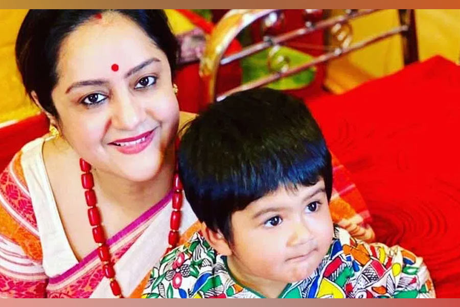 Sudipa Chatterjee's son Adidev hospitalized, suffers from Dog bite | Sangbad Pratidin