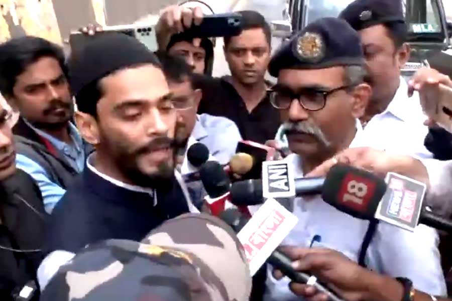 সন্দেশখালি যেতে বাধা, সায়েন্স সিটির কাছে পুলিশের সঙ্গে প্রবল তর্কাতর্কি, গ্রেপ্তার নওশাদ