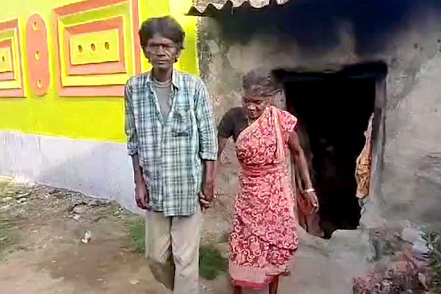 ‘আরেকটি প্রেমের গল্প’, বিয়ে নয়, সহবাসেই গোটা জীবন কাটিয়ে দিচ্ছেন এই যুগল