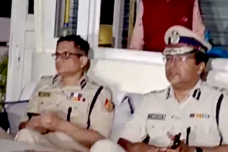 সন্দেশখালিতে গণধর্ষণের আরও এক মামলা দায়ের, রাতে এলাকা পরিদর্শনে ডিজি