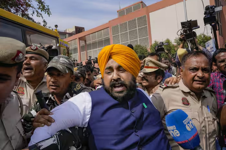 Delhi police detained Punjab minister during AAP Protest