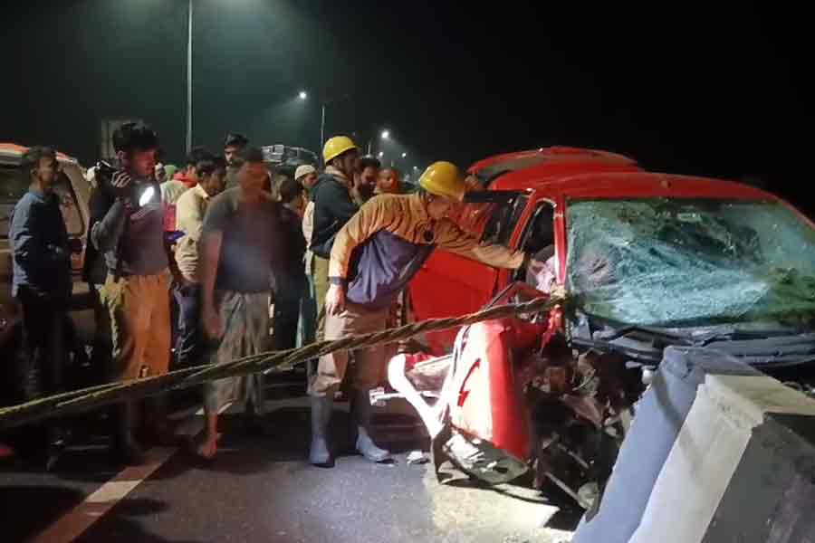 Accident at North Dinajpur's Islampur, 2 person died