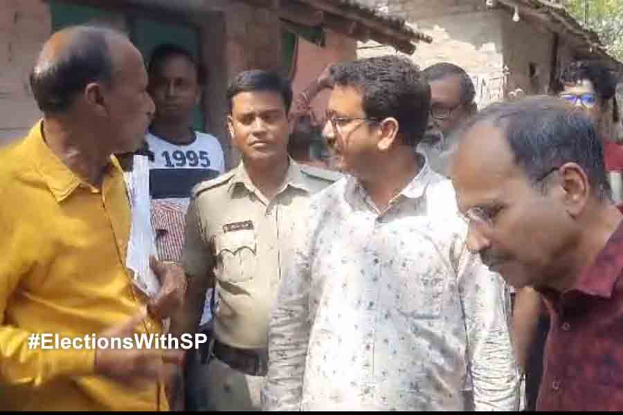 ভোটের মুখে নিজের খাসতালুকেই বিক্ষোভের মুখে অধীর, উঠল ‘গো ব্যাক’ স্লোগান