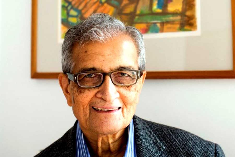 Amartya sen raised questions about journalists' voice suppression