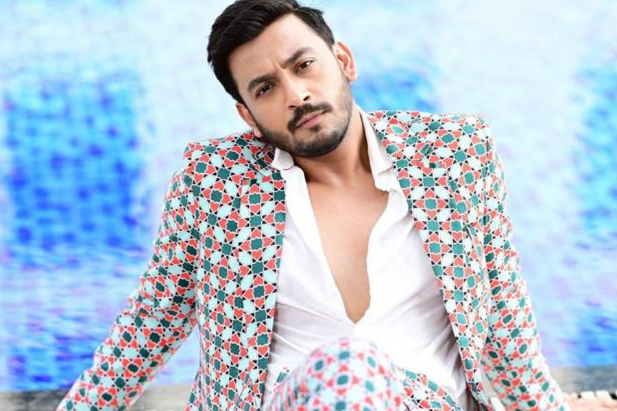 দেবের ‘খাদান’ থেকে সরে দাঁড়ালেন বনি! হঠাৎ কেন এমন সিদ্ধান্ত?