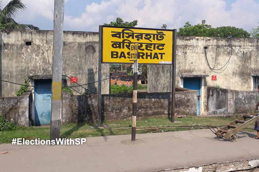Basirhat locals furious on lack of drinking water during summer