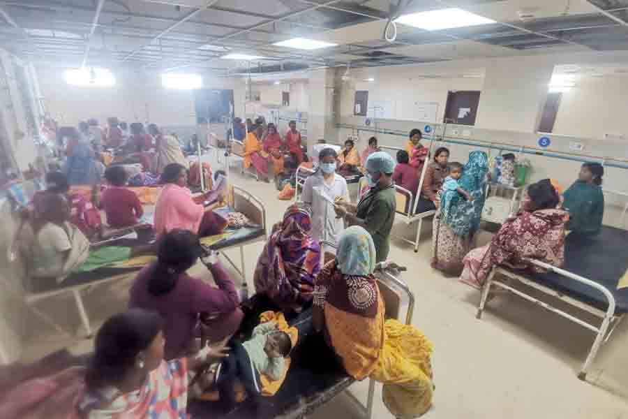 শ্রাদ্ধবাড়ির খাবার খেয়ে অসুস্থ গ্রামের পর গ্রাম, হাসপাতালে ভর্তি অন্তত ১৫০ জন