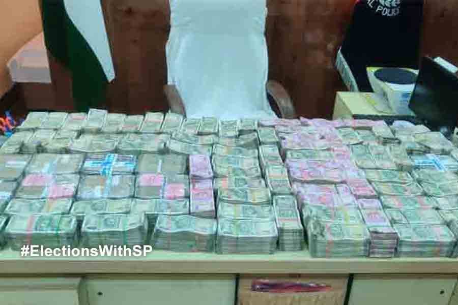 Lok Sabha Election 2024: Huge amount of cash found in GNLF leader's car