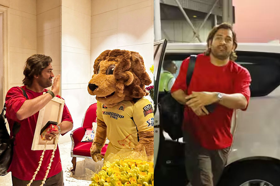 চেন্নাই পৌঁছতেই ‘থালা’ ধোনির পা ছুঁয়ে প্রণাম CSK ম্যানেজারের, ভিডিও ভাইরাল
