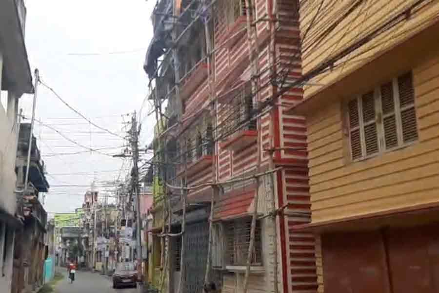 Locals of Uttarpara furious on illegal construction