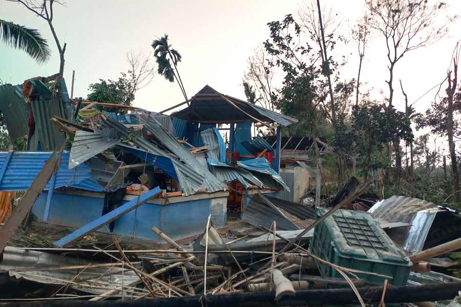 জলপাইগুড়িতে কালবৈশাখীতে প্রাণ গেল অন্তত ৪ জনের, দক্ষিণে হাঁসফাঁস দশা