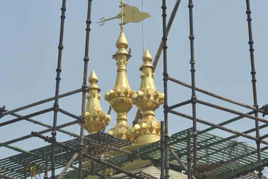 Kalighat Temple top turret covered with gold inaugurated
