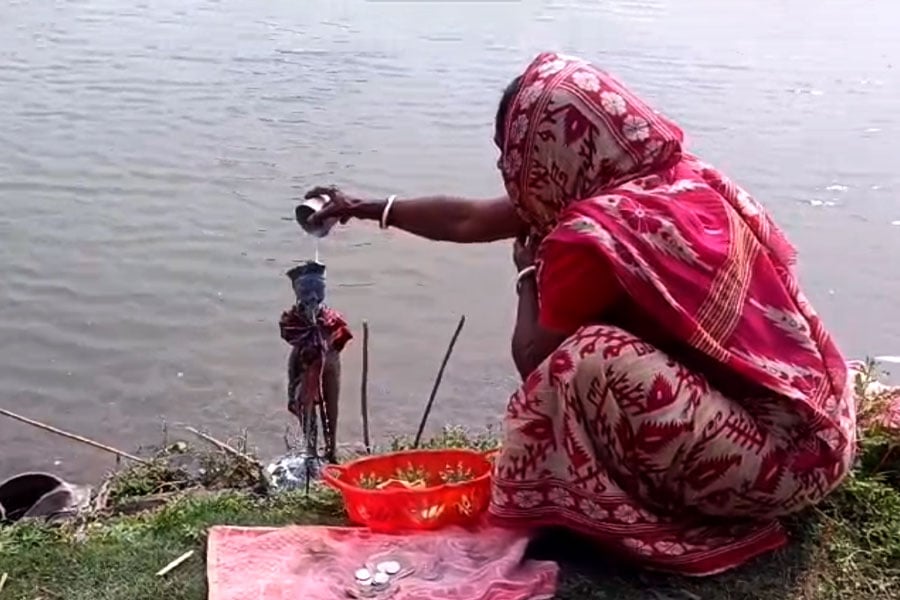 Kali Murti was found in a pond at nadia's Shantipur