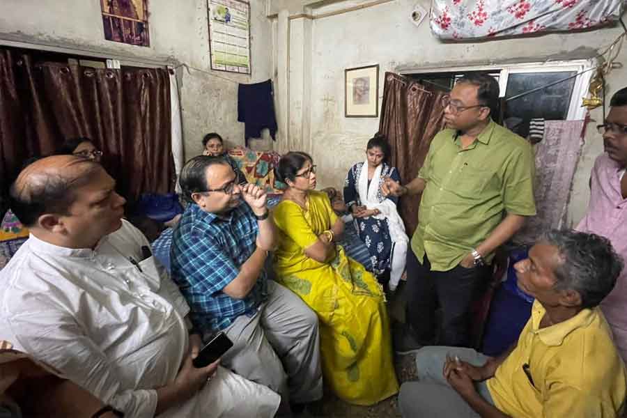 নেতাজিনগরে ‘আত্মঘাতী’র বাড়িতে TMC, ‘CAA-র নামে আতঙ্কের মার্কেটিং করছে BJP’, তোপ কুণালের