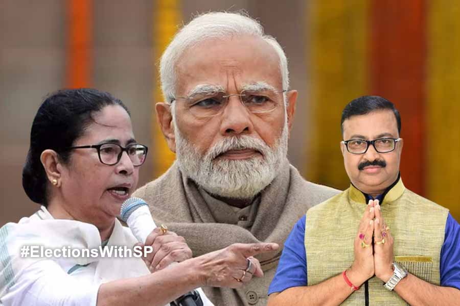 ভাই বাবুন ‘ত্যাজ্য’, বিরোধীদের ‘পরিবারতন্ত্র’ খোঁচার জবাব দিলেন মমতা