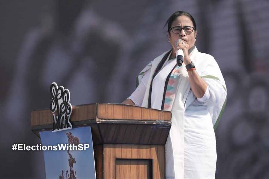‘কীসের মোদি গ্যারান্টি?’ ‘জনগর্জন সভা’য় কেন্দ্রকে নিশানা করে জনতাকে প্রশ্ন মমতার