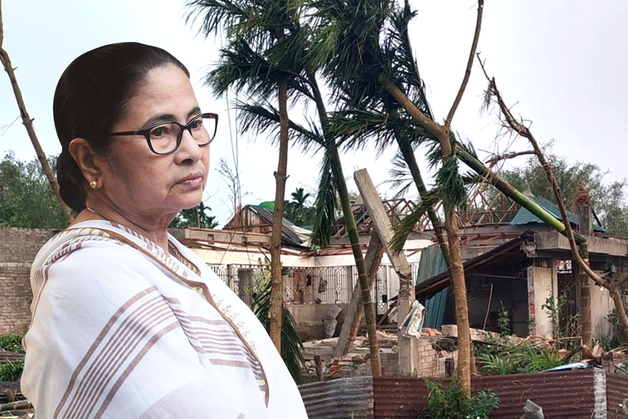 রাতেই বিপর্যয় বিধ্বস্ত জলপাইগুড়ি যাচ্ছেন মমতা, সোমবার যাবেন অভিষেক