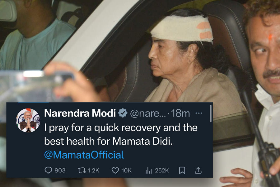 PM Narendra Modi wishes CM Mamata Banerjee for her speedy recovery