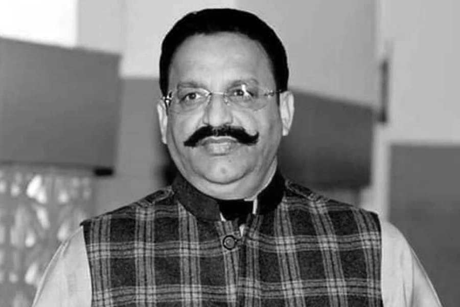 Chaos erupted during the burial rites of Mukhtar Ansari