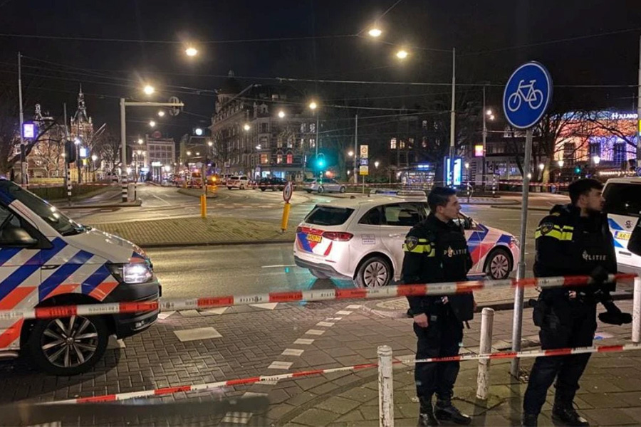 Several people held hostage at local bar in Netherlands town