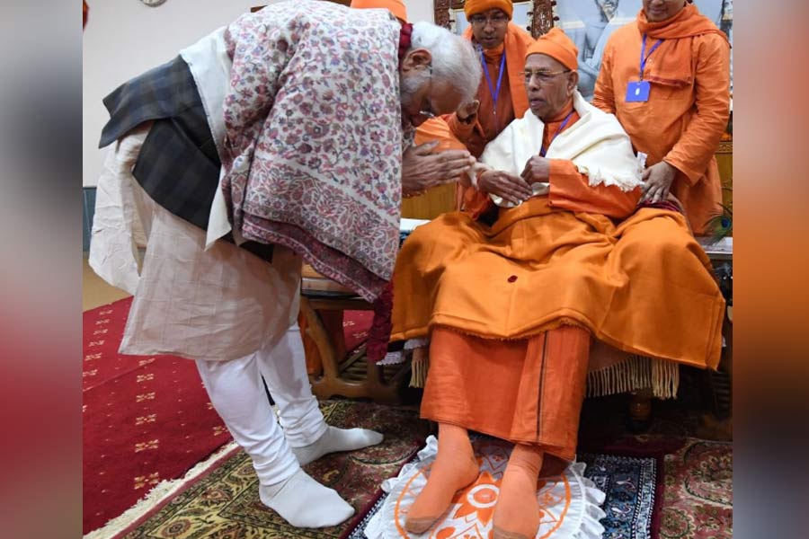 PM Modi remembers Swami Smaranananda