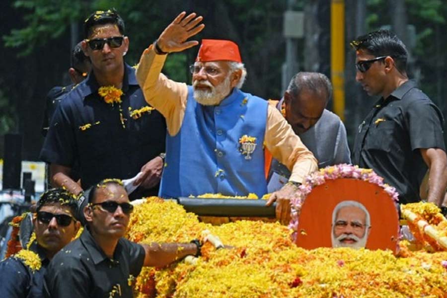 PM Narendra Modi will arrive Kolkata today evening, attend road show to reach Barasat on March 6