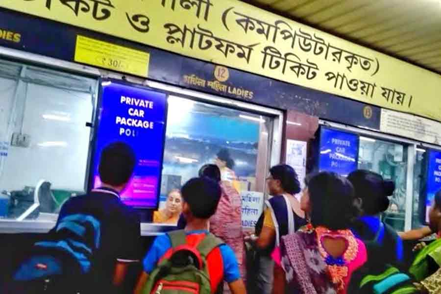 Now you can book ticket from railway ticket counter without cash