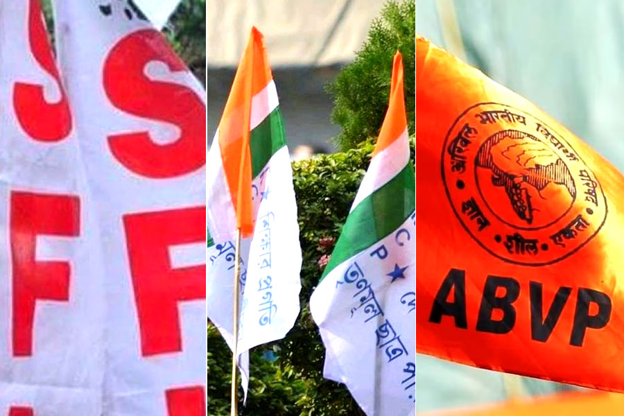 SFI slams BJP and TMC, seeks student union election in WB