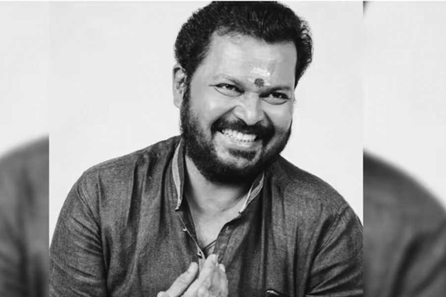 প্রয়াত তেলুগু ছবির জনপ্রিয় পরিচালক সূর্য কিরণ