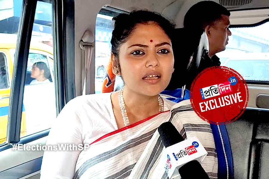 কন্ডোম বিতর্ক থেকে মমতার ‘সমালোচক’, অকপট সায়নী ঘোষ