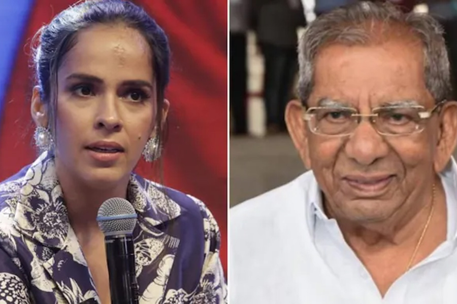 তাহলে মেয়েদের জায়গা শুধু হেঁশেল? প্রবীণ কংগ্রেস নেতার মন্তব্যে গর্জে উঠলেন সাইনা