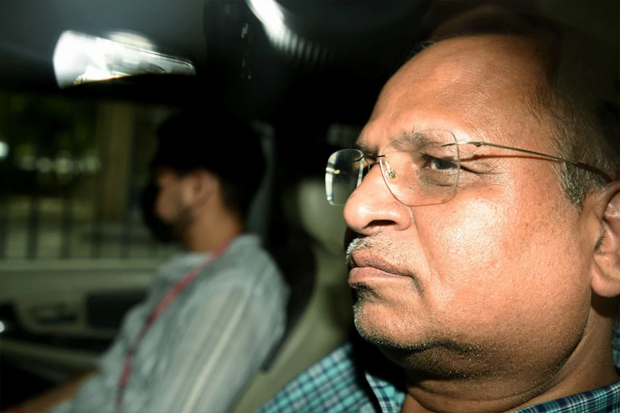 Supreme Court reject Satyendra Jain's Bail Extension Plea, order to surrender