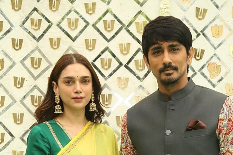 চুপিচুপি মন্দিরে বিয়ে করলেন সিদ্ধার্থ-অদিতি!