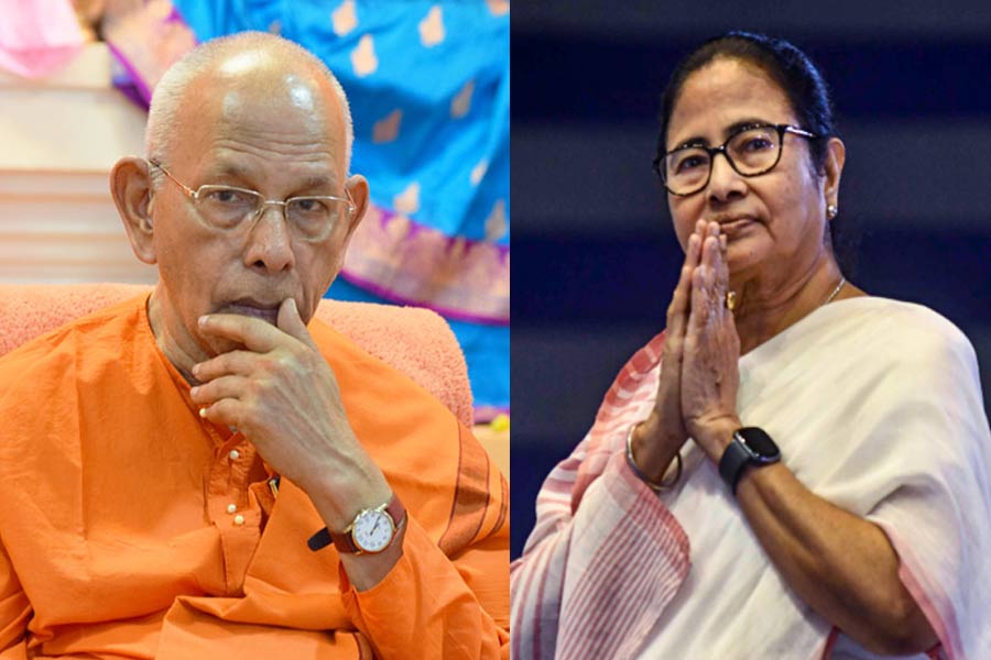 অসুস্থ রামকৃষ্ণ মঠ ও মিশনের প্রেসিডেন্ট স্বামী স্মরণানন্দ মহারাজ, আরোগ্য কামনা মুখ্যমন্ত্রীর