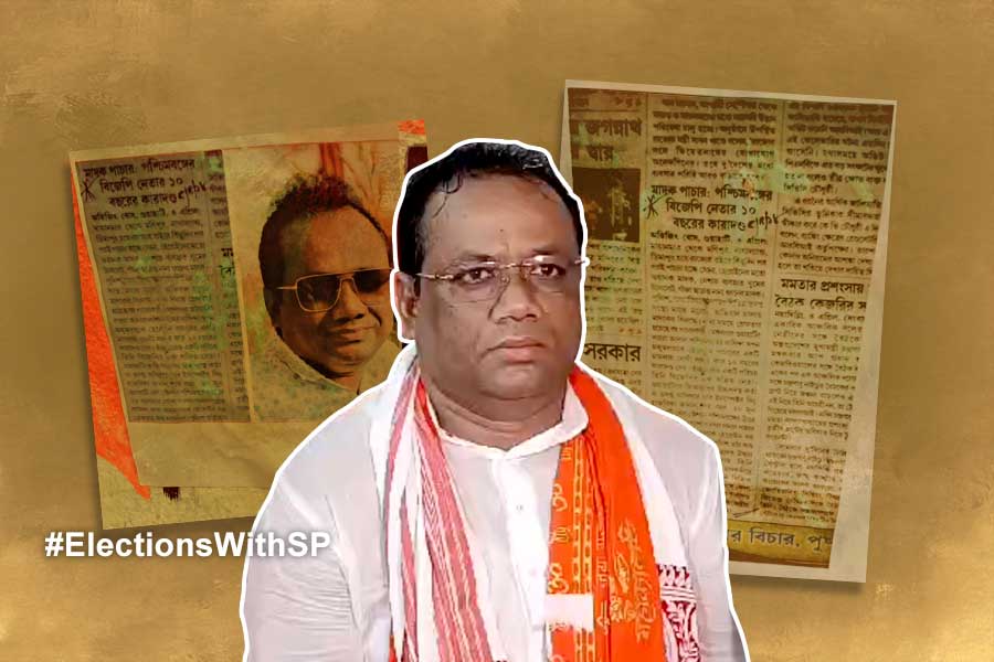 ‘ড্রাগ মাফিয়া’ বিজেপি প্রার্থী স্বপন মজুমদার! পোস্টারে ছয়লাপ বারাসত