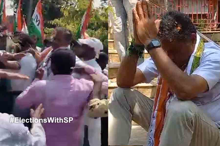 2 group of TMC clashed in front of Kirti Azad at Durgapur
